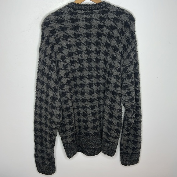 SKIMS Cozy Knit Teddy Plush Houndstooth Gray Chalk Lounge Sweater - Picture 5 of 9